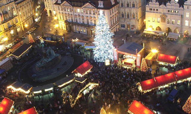Christmas market on Old Town Square, Prague Natal em Londres